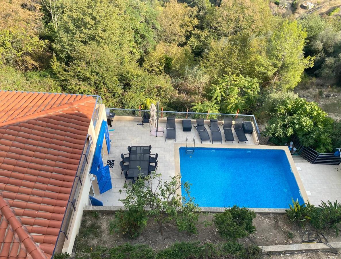 Spacieuse Nicoise Au Calme Avec Piscine Nizza